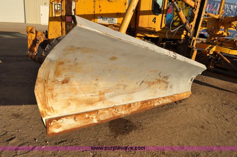image for item A5749 1976 Caterpillar 120G motor grader