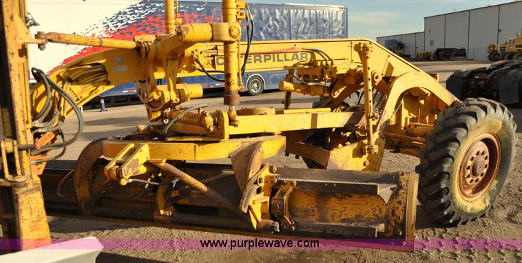 image for item A5749 1976 Caterpillar 120G motor grader