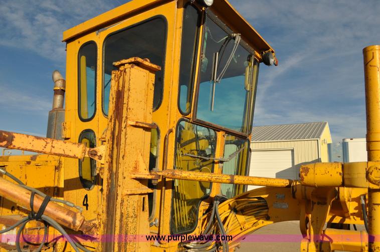 image for item A5749 1976 Caterpillar 120G motor grader