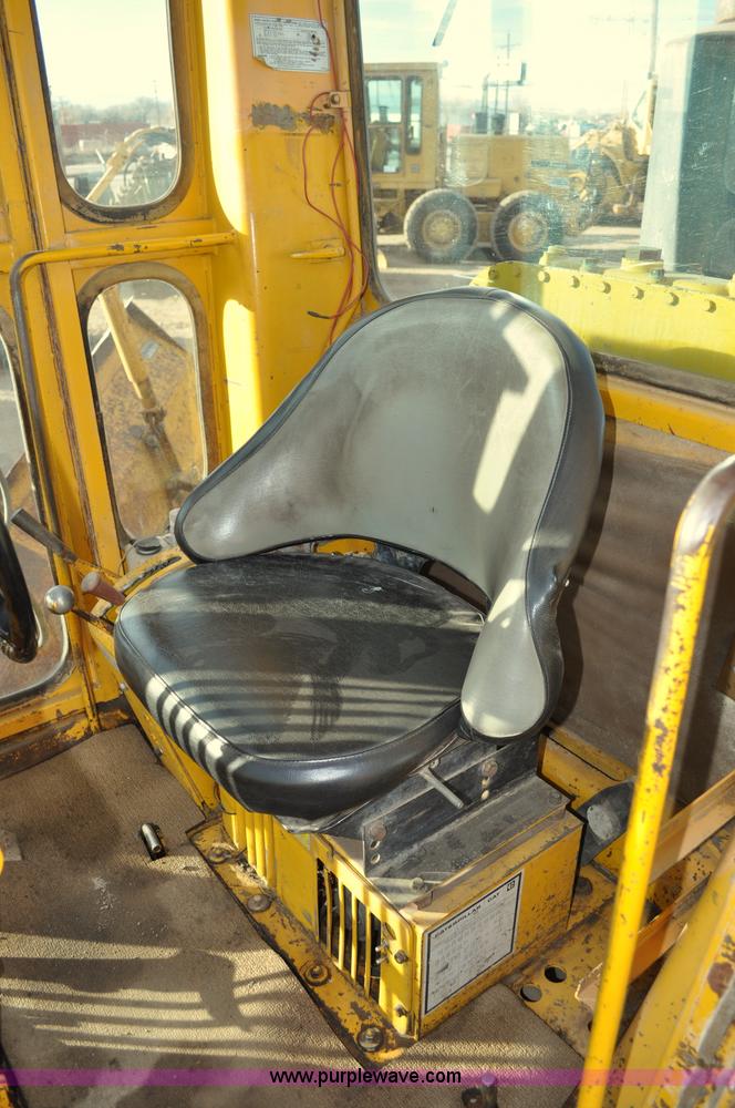 image for item A5749 1976 Caterpillar 120G motor grader