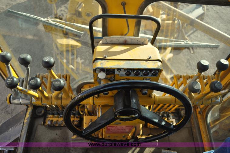 image for item A5749 1976 Caterpillar 120G motor grader