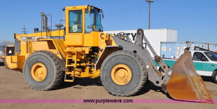 image for item A5750 Volvo L220D wheel loader
