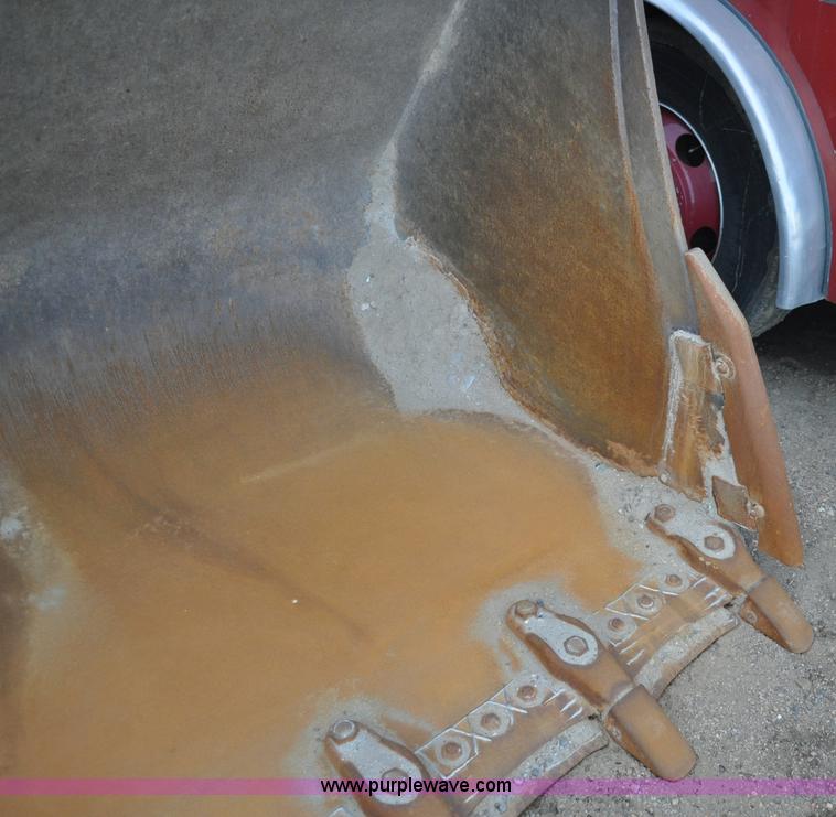 image for item A5750 Volvo L220D wheel loader