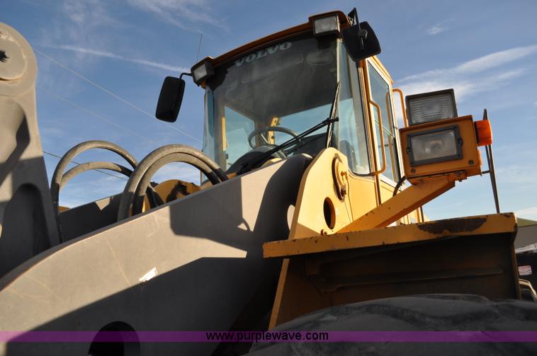 image for item A5750 Volvo L220D wheel loader