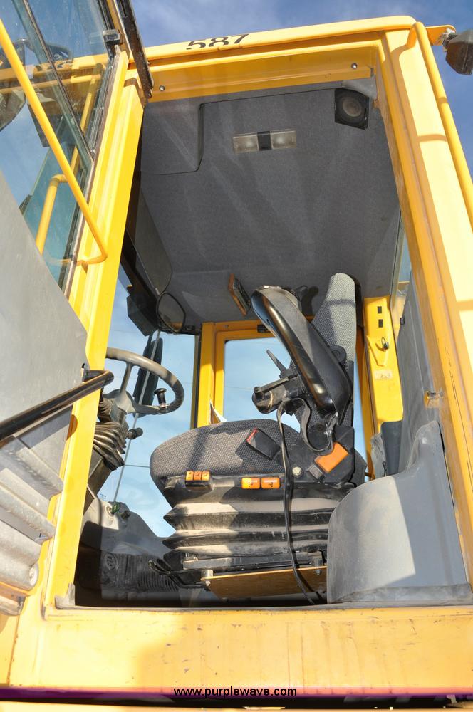 image for item A5750 Volvo L220D wheel loader