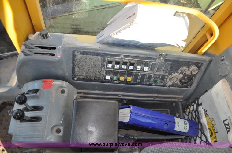 image for item A5750 Volvo L220D wheel loader