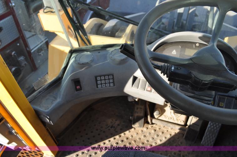 image for item A5750 Volvo L220D wheel loader