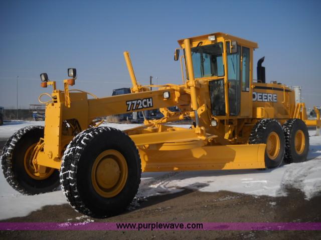 image for item A5753 1998 John Deere 772CH motor grader