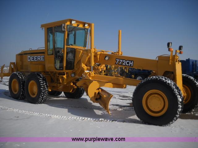 image for item A5753 1998 John Deere 772CH motor grader