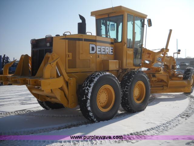 image for item A5753 1998 John Deere 772CH motor grader
