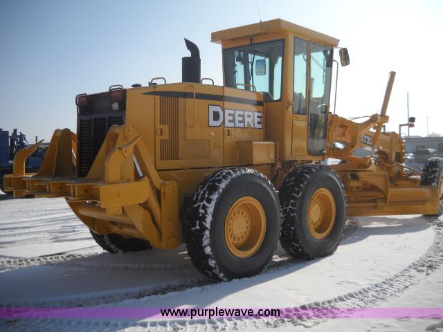 image for item A5753 1998 John Deere 772CH motor grader