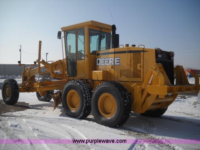 image for item A5753 1998 John Deere 772CH motor grader