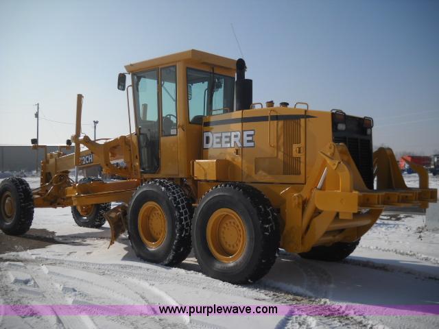 image for item A5753 1998 John Deere 772CH motor grader