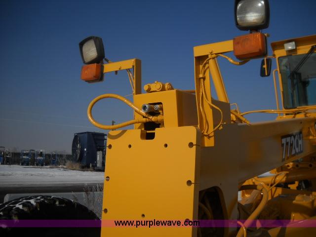 image for item A5753 1998 John Deere 772CH motor grader