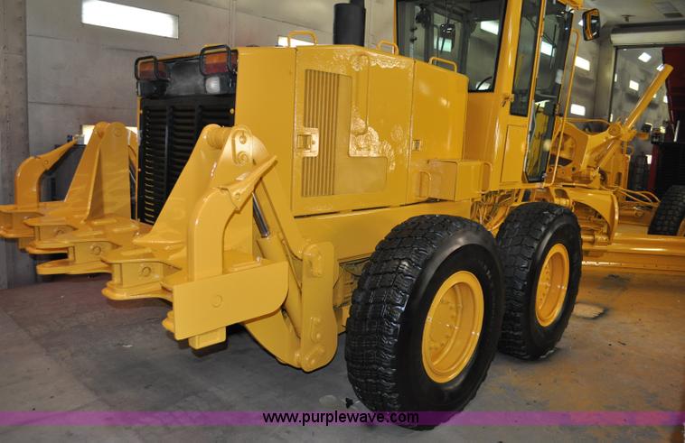 image for item A5753 1998 John Deere 772CH motor grader