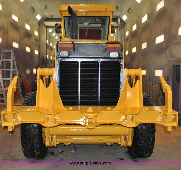 image for item A5753 1998 John Deere 772CH motor grader