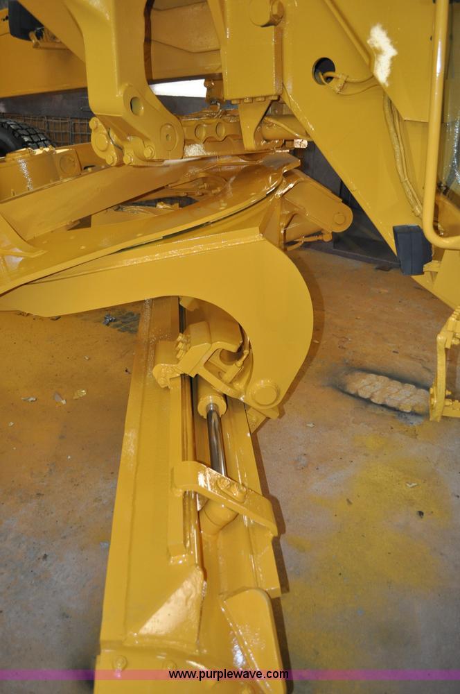 image for item A5753 1998 John Deere 772CH motor grader