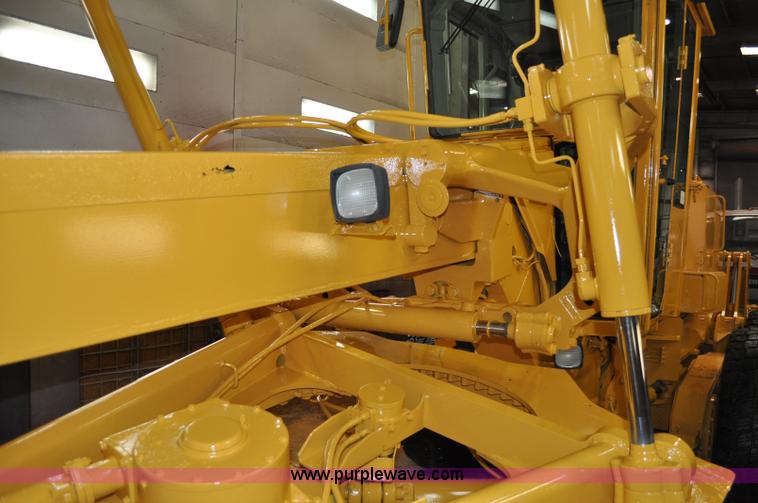 image for item A5753 1998 John Deere 772CH motor grader