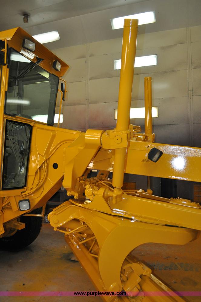 image for item A5753 1998 John Deere 772CH motor grader