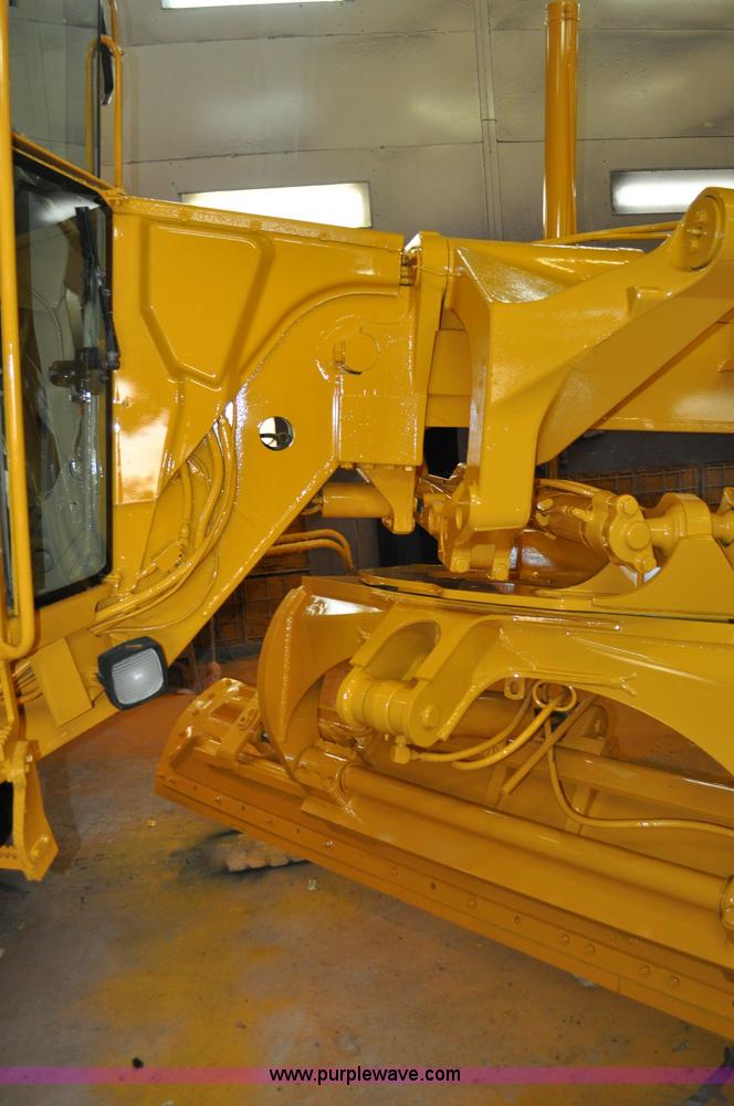 image for item A5753 1998 John Deere 772CH motor grader