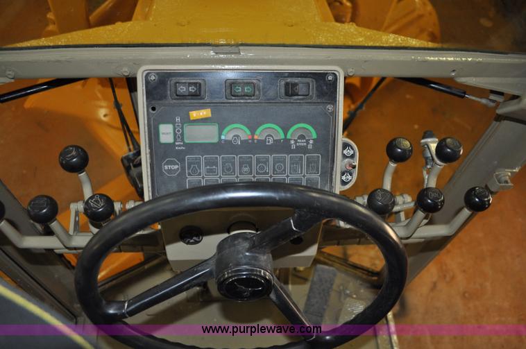 image for item A5753 1998 John Deere 772CH motor grader