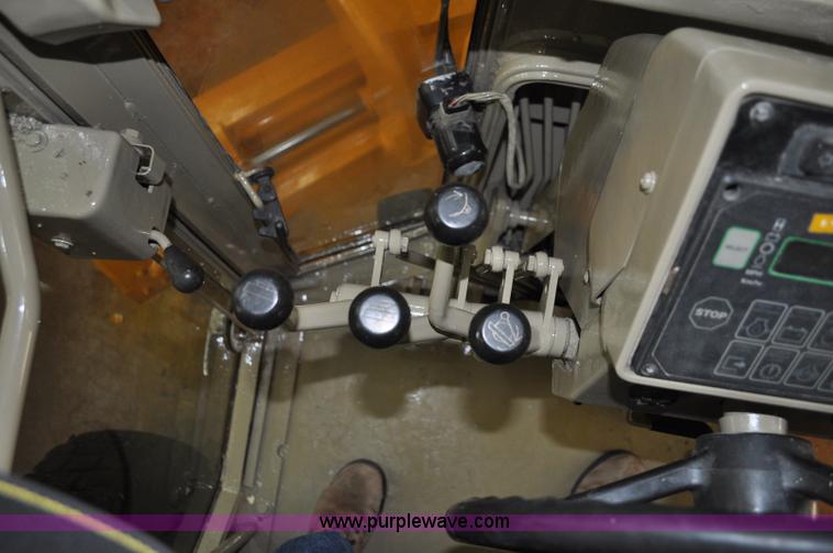 image for item A5753 1998 John Deere 772CH motor grader