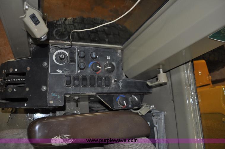 image for item A5753 1998 John Deere 772CH motor grader