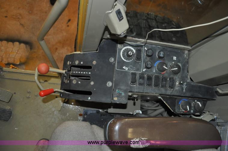 image for item A5753 1998 John Deere 772CH motor grader