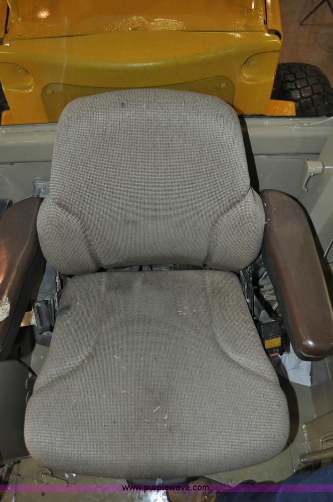 image for item A5753 1998 John Deere 772CH motor grader