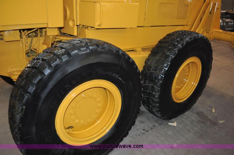 image for item A5753 1998 John Deere 772CH motor grader