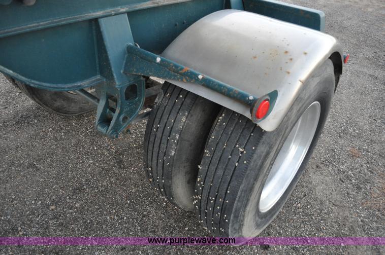 image for item A5756 1991 Westco 25' transfer trailer