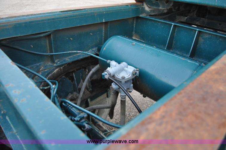 image for item A5756 1991 Westco 25' transfer trailer