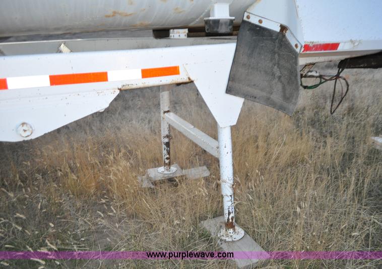 image for item A5757 1999 Western 35' end dump trailer