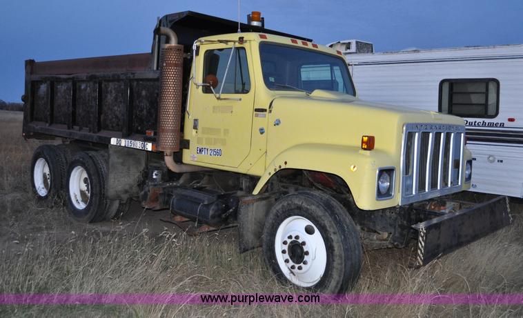 image for item A5758 1979 International F2574 dump truck
