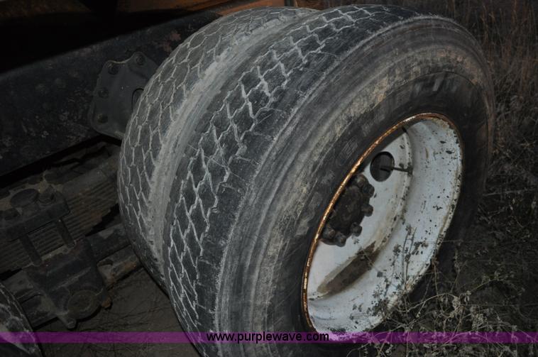 image for item A5758 1979 International F2574 dump truck