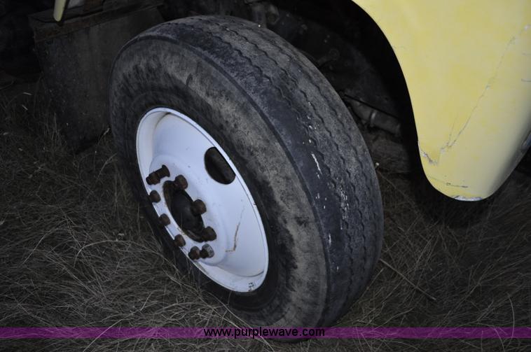 image for item A5758 1979 International F2574 dump truck