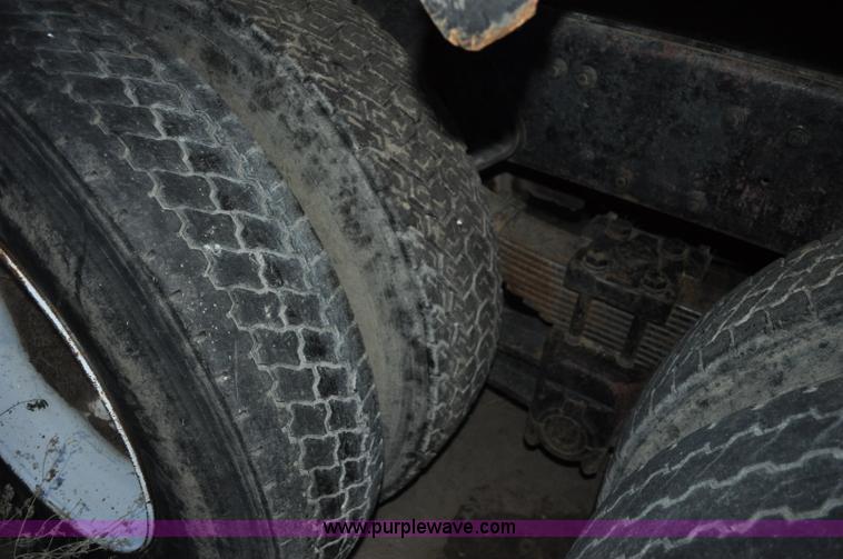 image for item A5758 1979 International F2574 dump truck