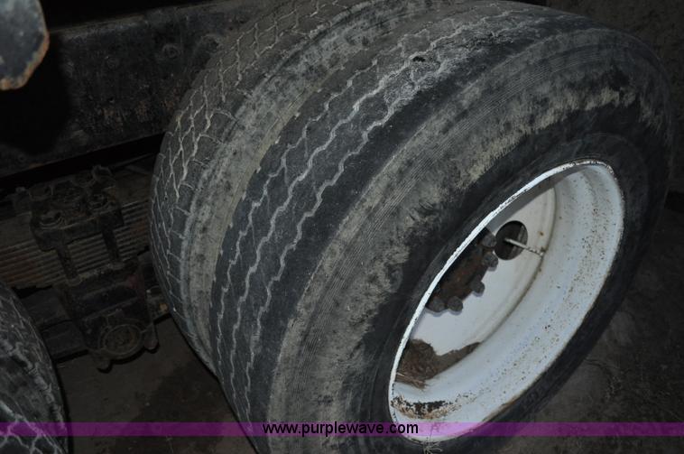 image for item A5758 1979 International F2574 dump truck