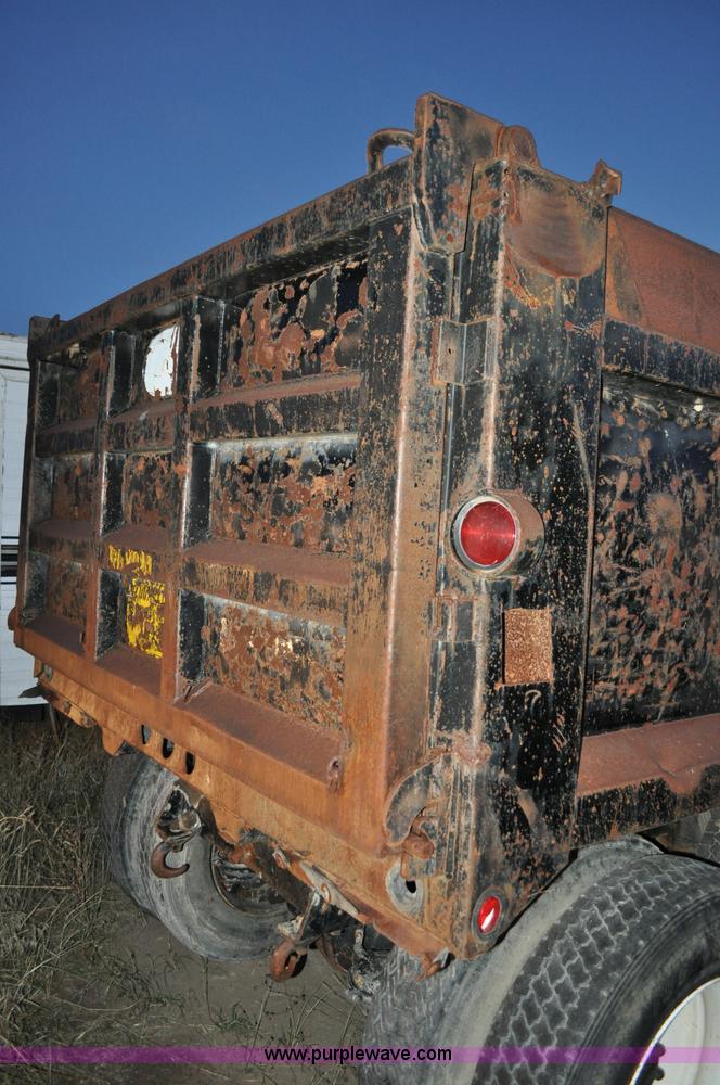 image for item A5758 1979 International F2574 dump truck