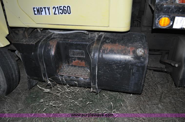 image for item A5758 1979 International F2574 dump truck