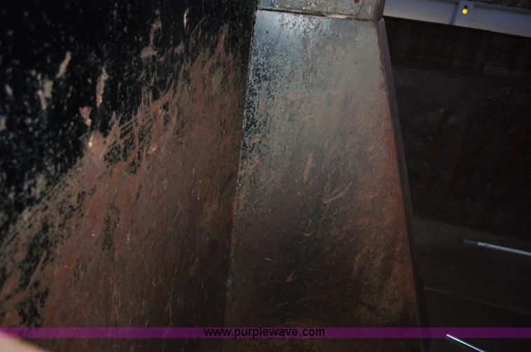 image for item A5758 1979 International F2574 dump truck