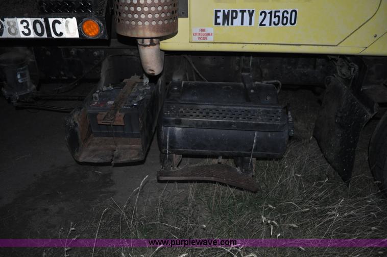 image for item A5758 1979 International F2574 dump truck