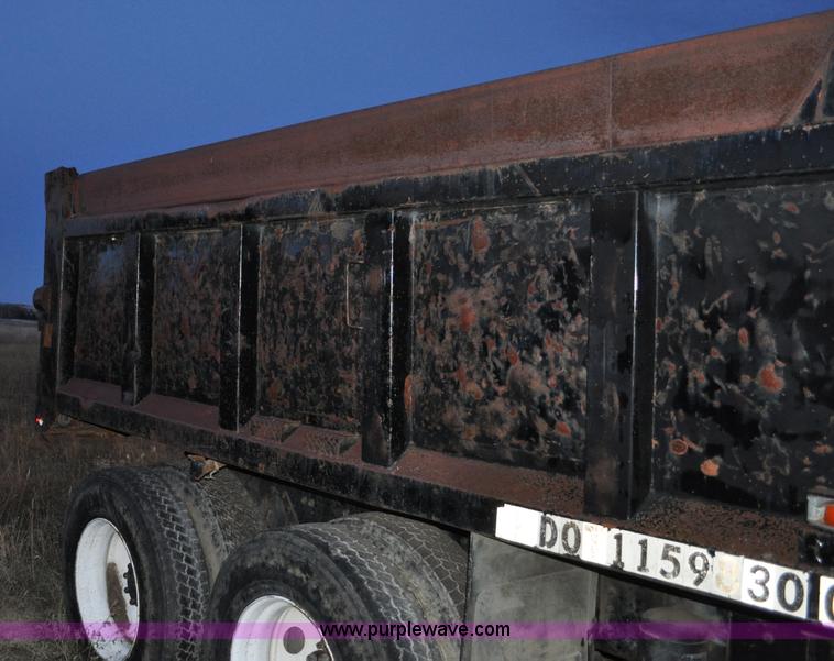 image for item A5758 1979 International F2574 dump truck