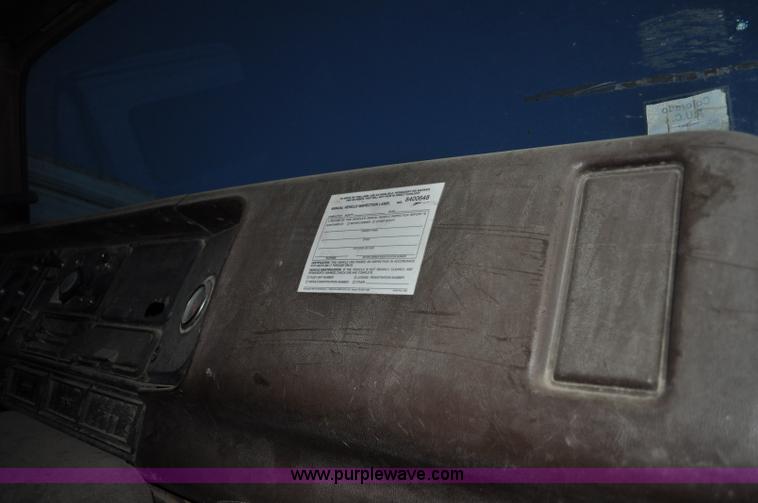 image for item A5758 1979 International F2574 dump truck