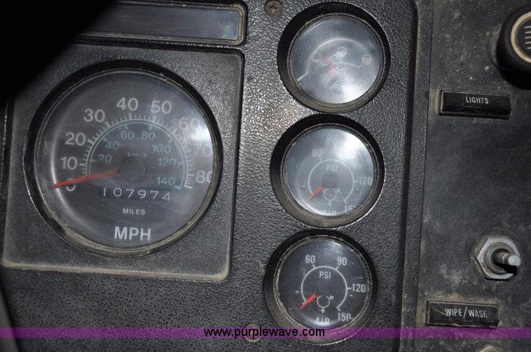 image for item A5758 1979 International F2574 dump truck