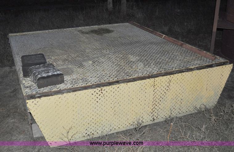 image for item A5759 Rite Hite CY3578 adjustable dock leveler