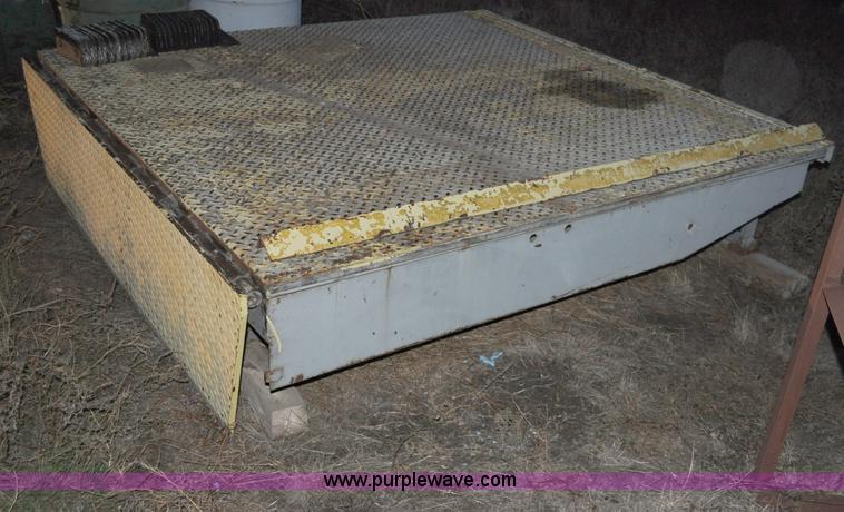 image for item A5759 Rite Hite CY3578 adjustable dock leveler