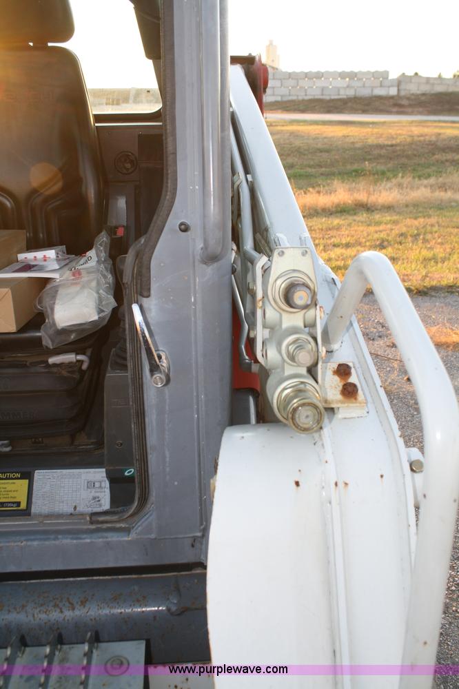 image for item A6541 2005 Takeuchi TL130 compact track loader