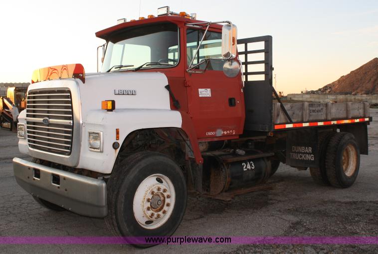 image for item A6543 1995 Ford L8000 truck with dump bed