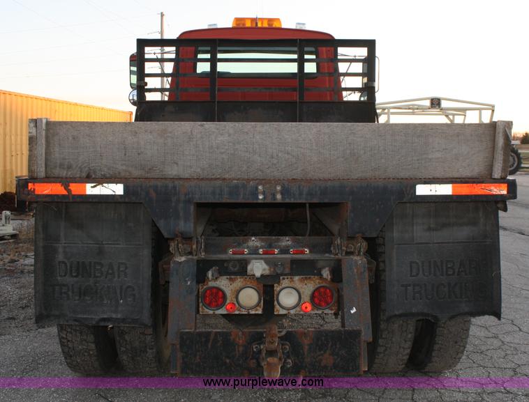 image for item A6543 1995 Ford L8000 truck with dump bed